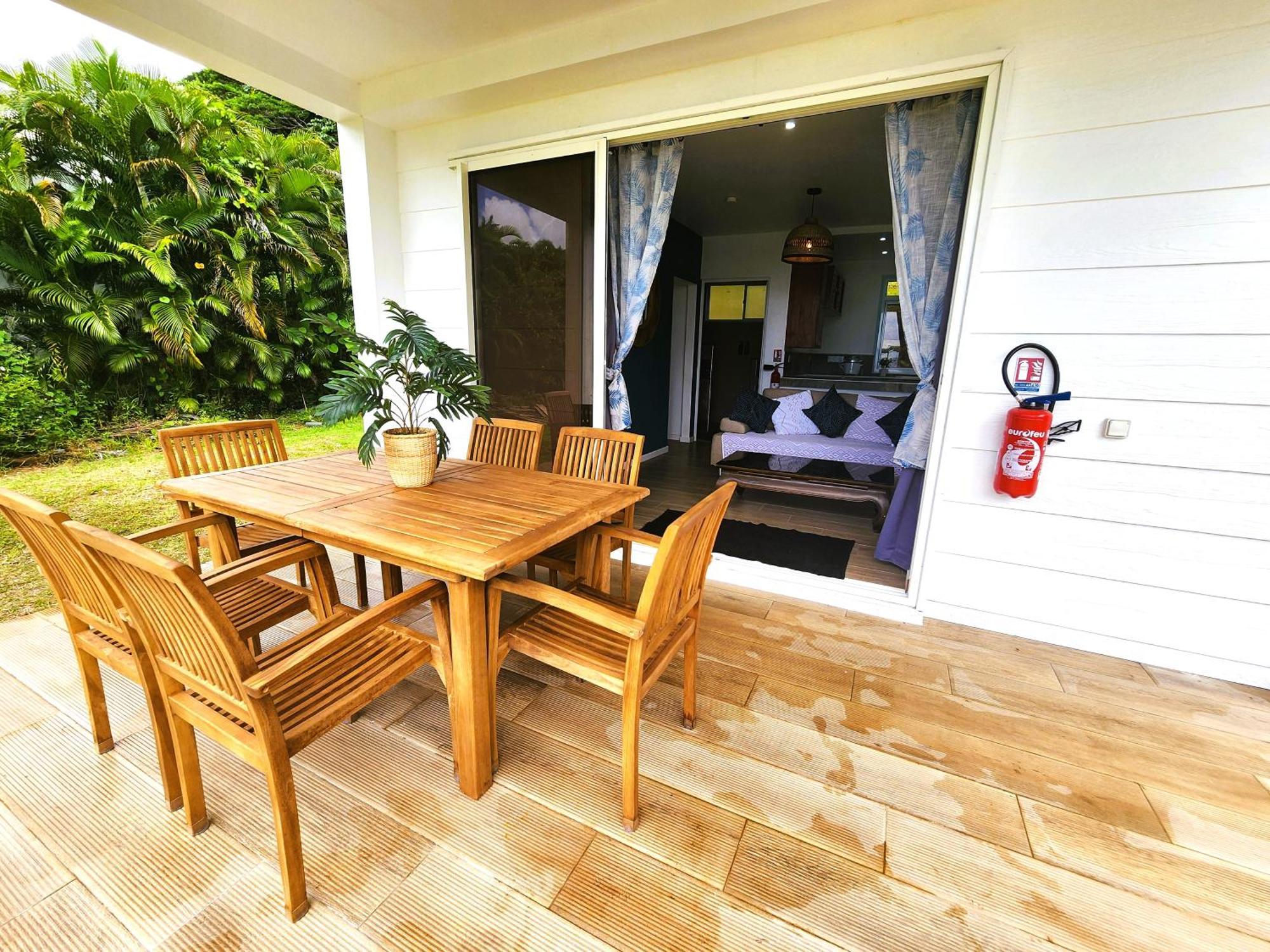 Duplex En Bord De Mer Fare Tahitea Pension Taputapuapea Exteriör bild