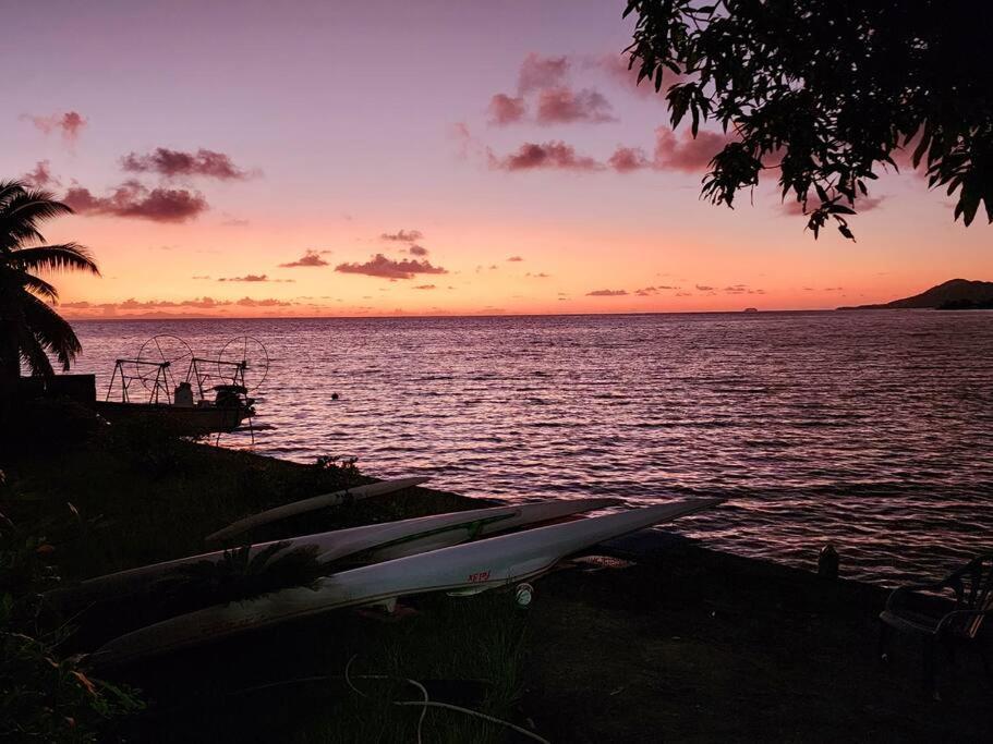 Duplex En Bord De Mer Fare Tahitea Pension Taputapuapea Exteriör bild