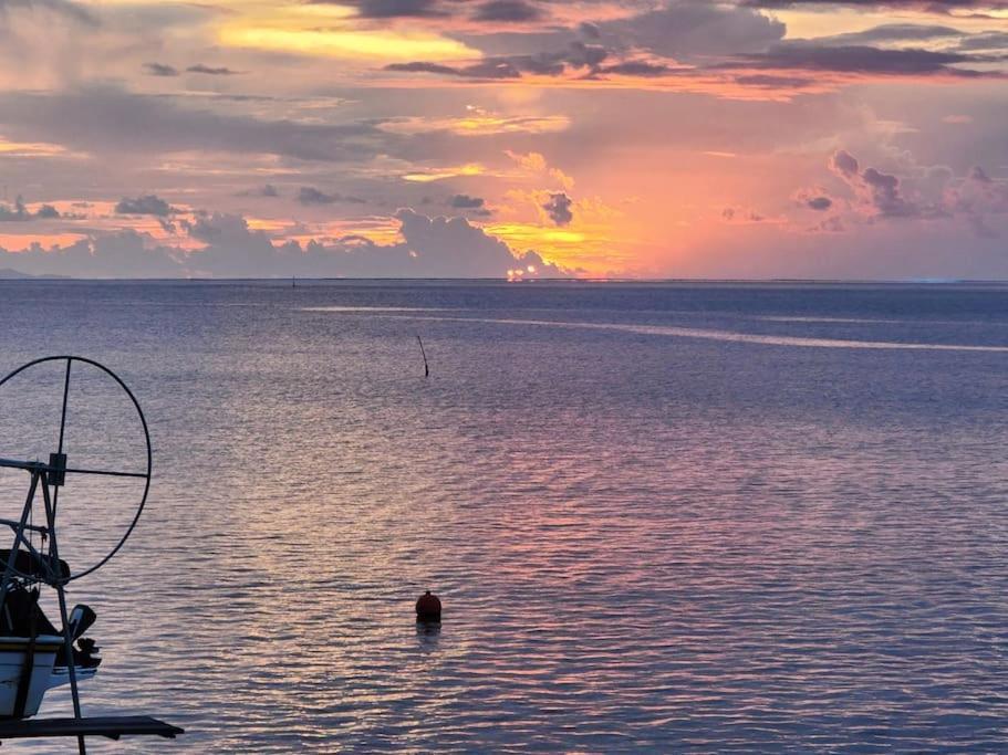 Duplex En Bord De Mer Fare Tahitea Pension Taputapuapea Exteriör bild