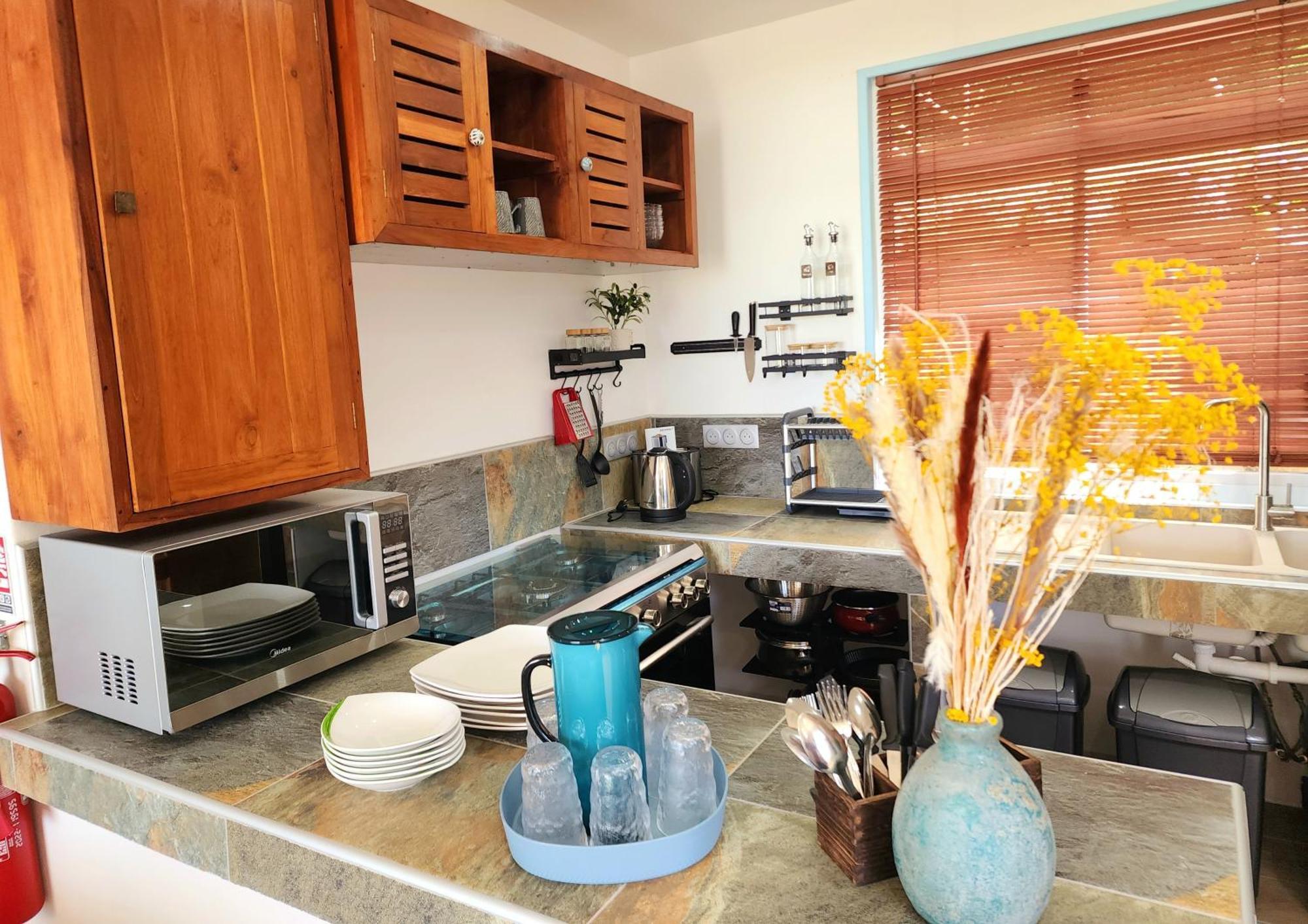 Duplex En Bord De Mer Fare Tahitea Pension Taputapuapea Exteriör bild